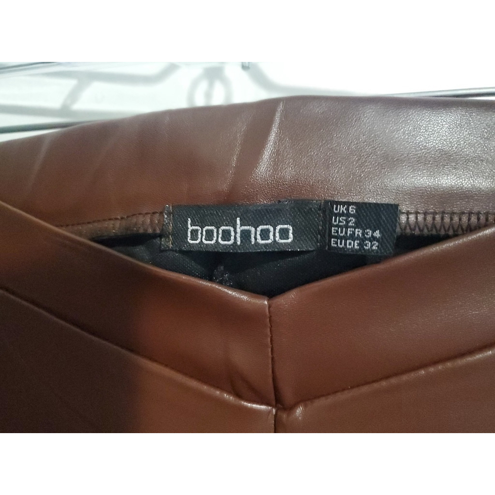 Boohoo Women's leather Brown Vegan Bootcut Pants Leg Slit Size (6) 33x25 - Picture 3 of 4
